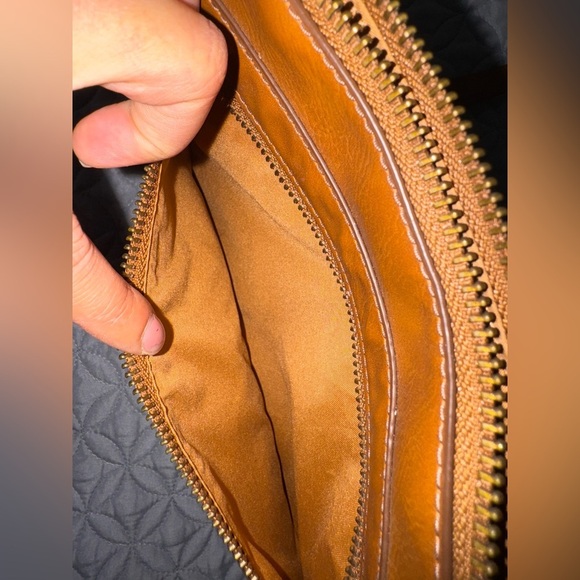 Fossil Crossbody Bag with Heart Pattern - Picture 6 of 6